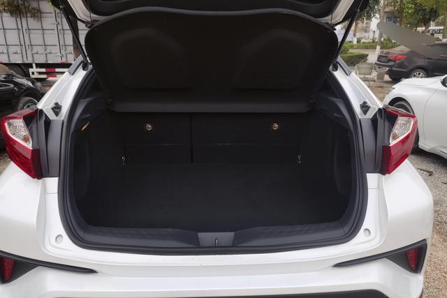 Toyota C-HR 2022 thumb 8
