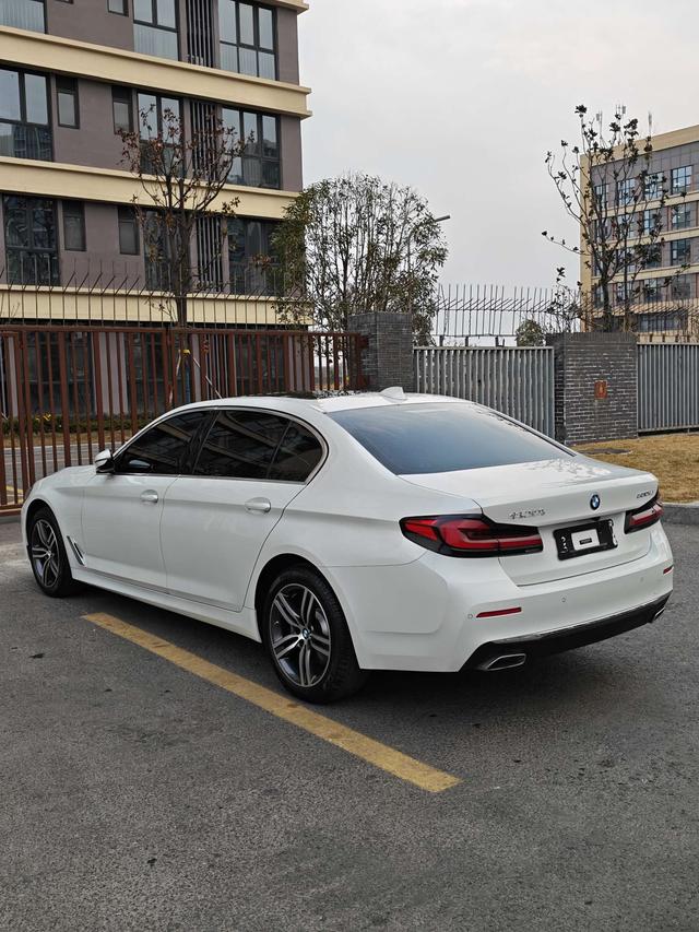 BMW 5 серии 2022 thumb 2
