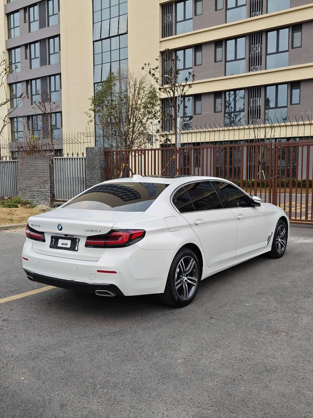 BMW 5 серии 2022 thumb 4
