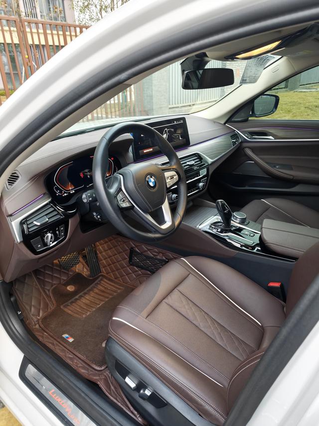 BMW 5 серии 2022 thumb 6