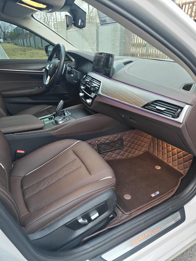 BMW 5 серии 2022 thumb 9