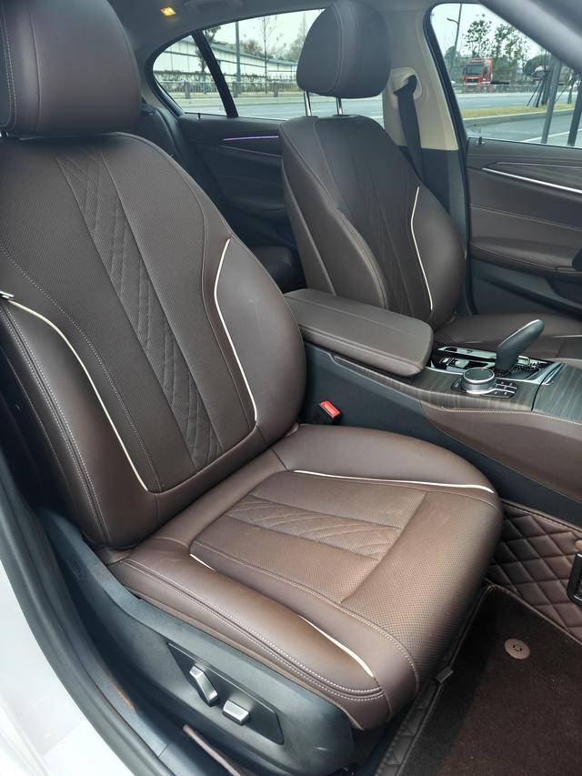 BMW 5 серии 2022 thumb 11