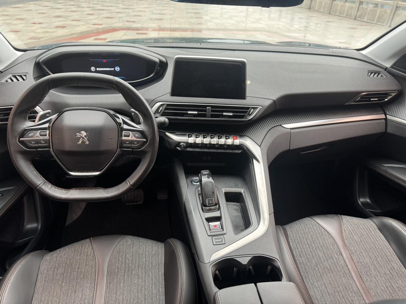 Peugeot 5008 2017 thumb 5