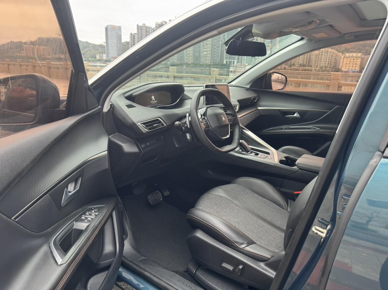 Peugeot 5008 2017 thumb 6