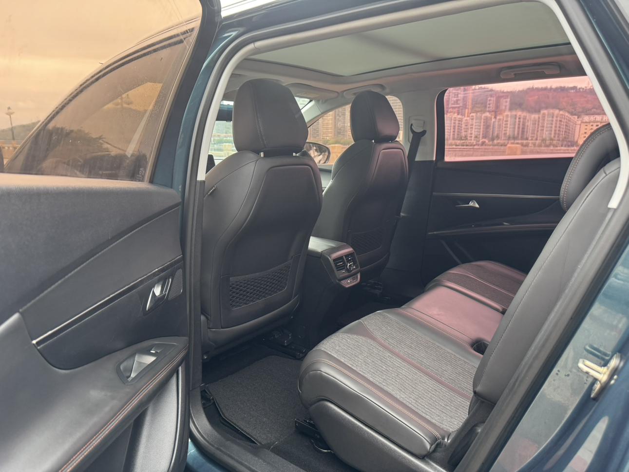 Peugeot 5008 2017 thumb 7