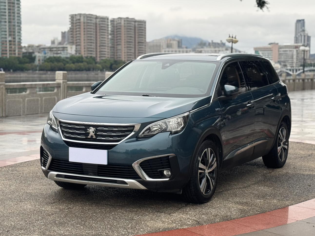 Peugeot 5008 2017 thumb 8