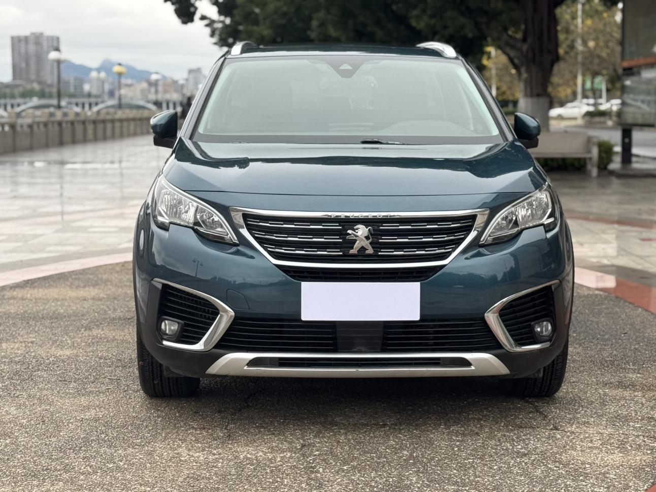 Peugeot 5008 2017 thumb 9
