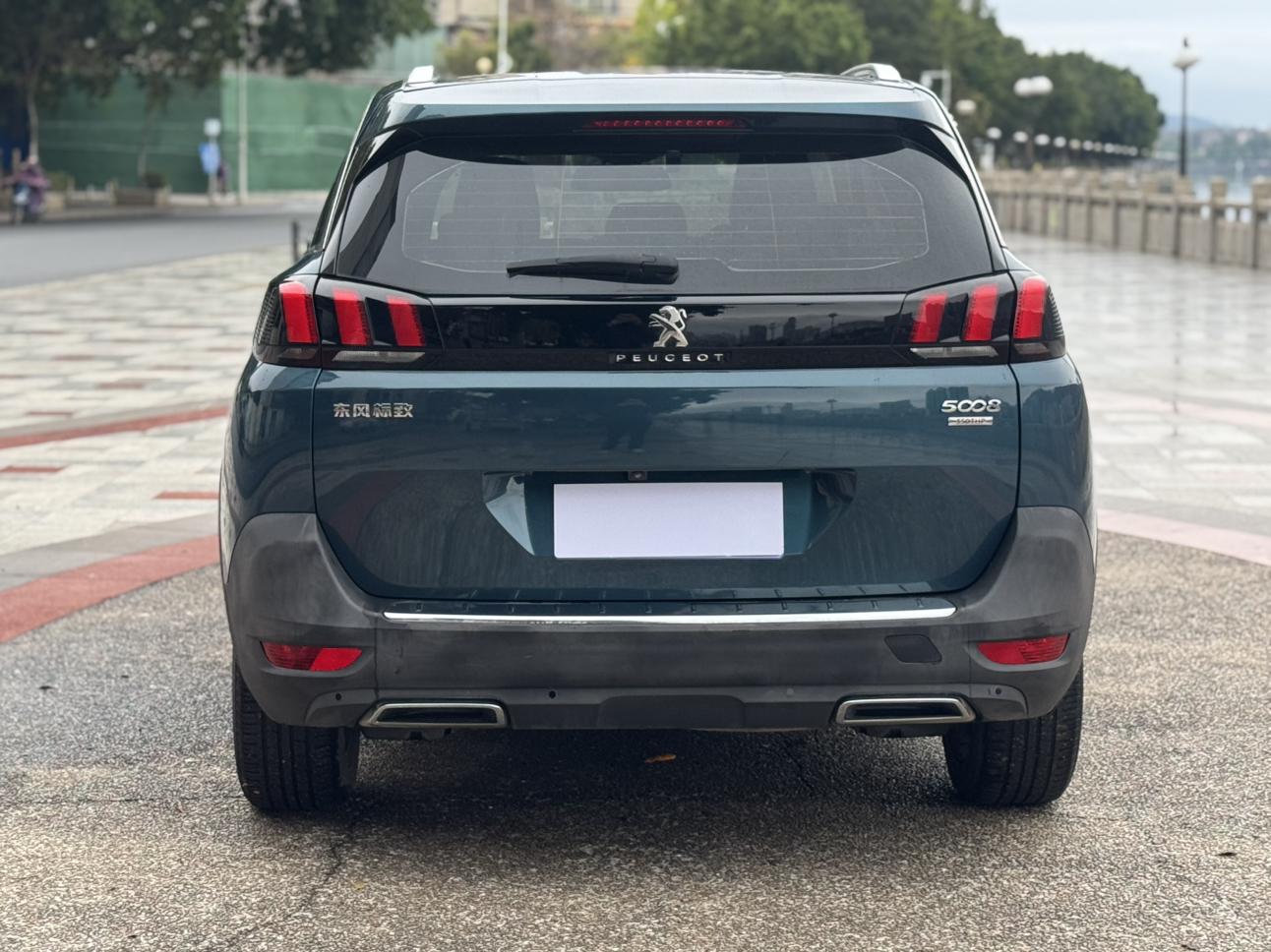 Peugeot 5008 2017 thumb 12