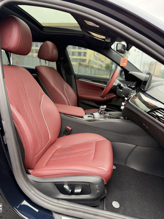 BMW 5 серии 2021 thumb 11