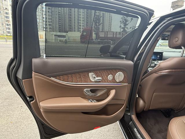 Mercedes-Benz E-Class 2022 thumb 3