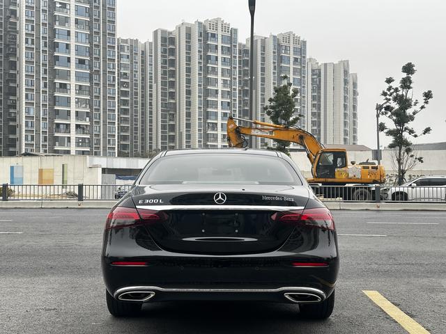 Mercedes-Benz E-Class 2022 thumb 7
