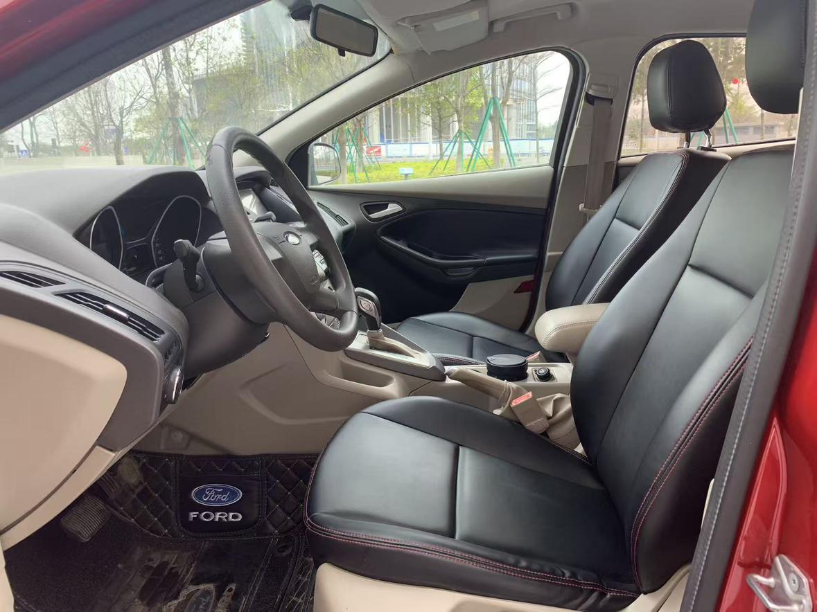 Ford Focus ST 2015 thumb 6