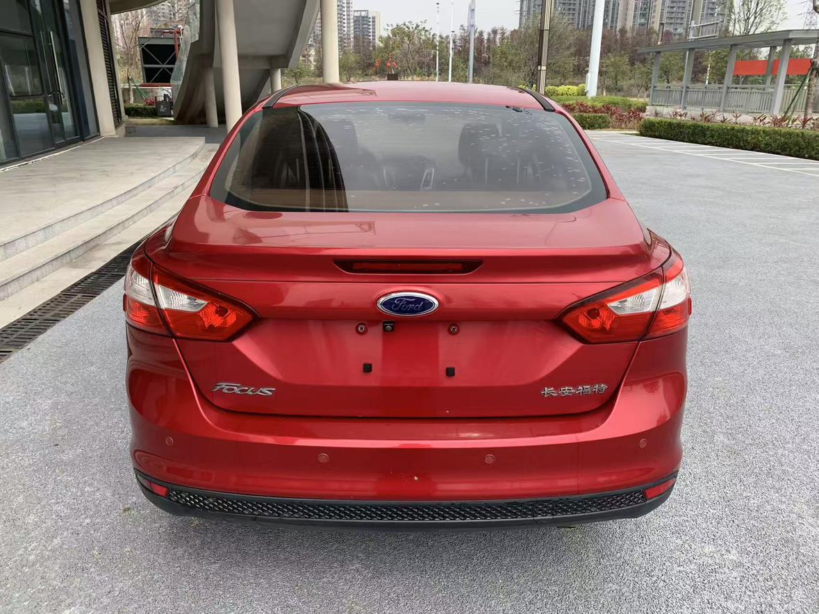 Ford Focus ST 2015 thumb 12