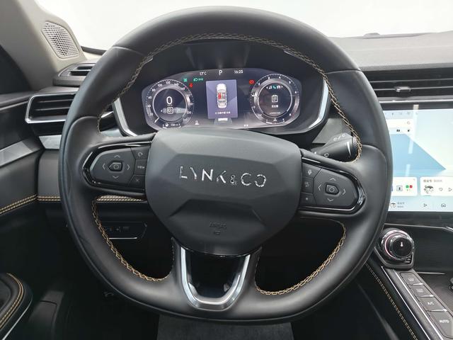 Lynk & Co 01 2023 thumb 8