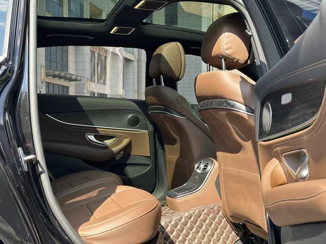 Mercedes-Benz E-Class 2023 thumb 6