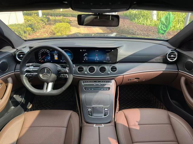 Mercedes-Benz E-Class 2023 thumb 7