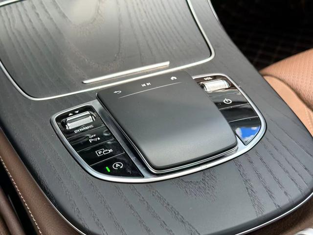 Mercedes-Benz E-Class 2023 thumb 9