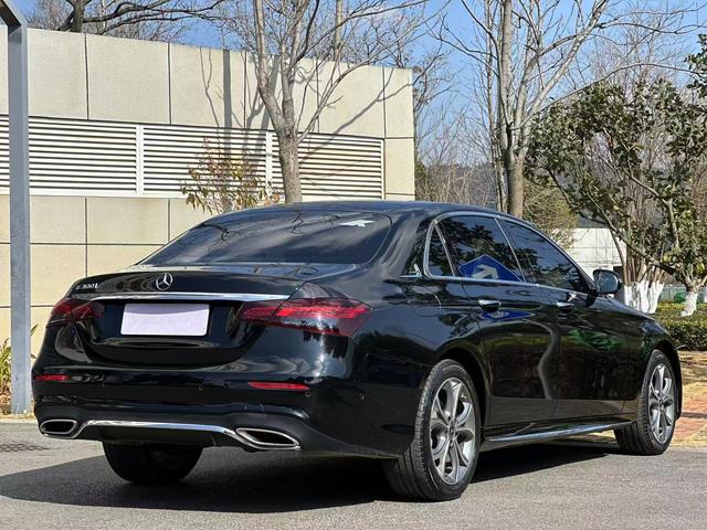 Mercedes-Benz E-Class 2023 thumb 11