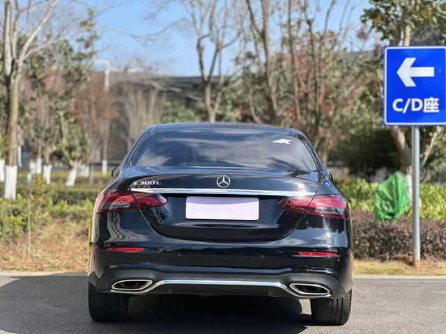 Mercedes-Benz E-Class 2023 thumb 12