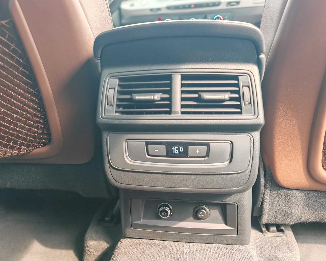 Audi Q7 2018 thumb 9
