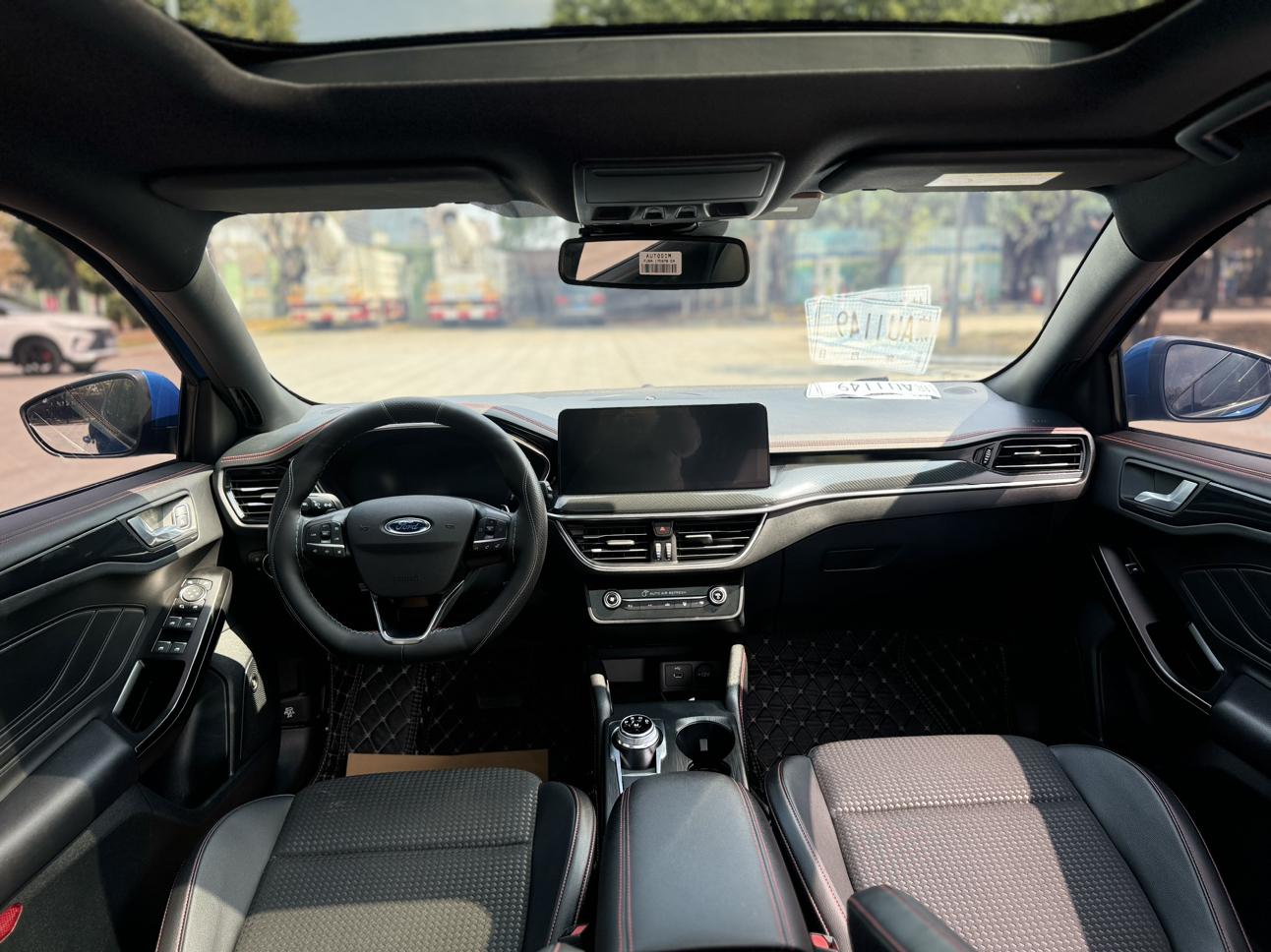 Ford Focus ST 2021 thumb 12