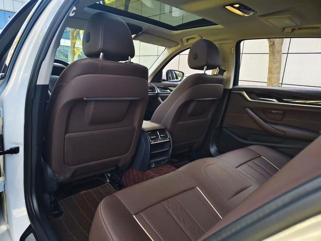 BMW 5 серии 2022 thumb 3