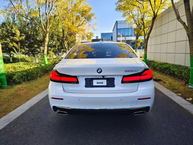 BMW 5 серии 2022 thumb 5