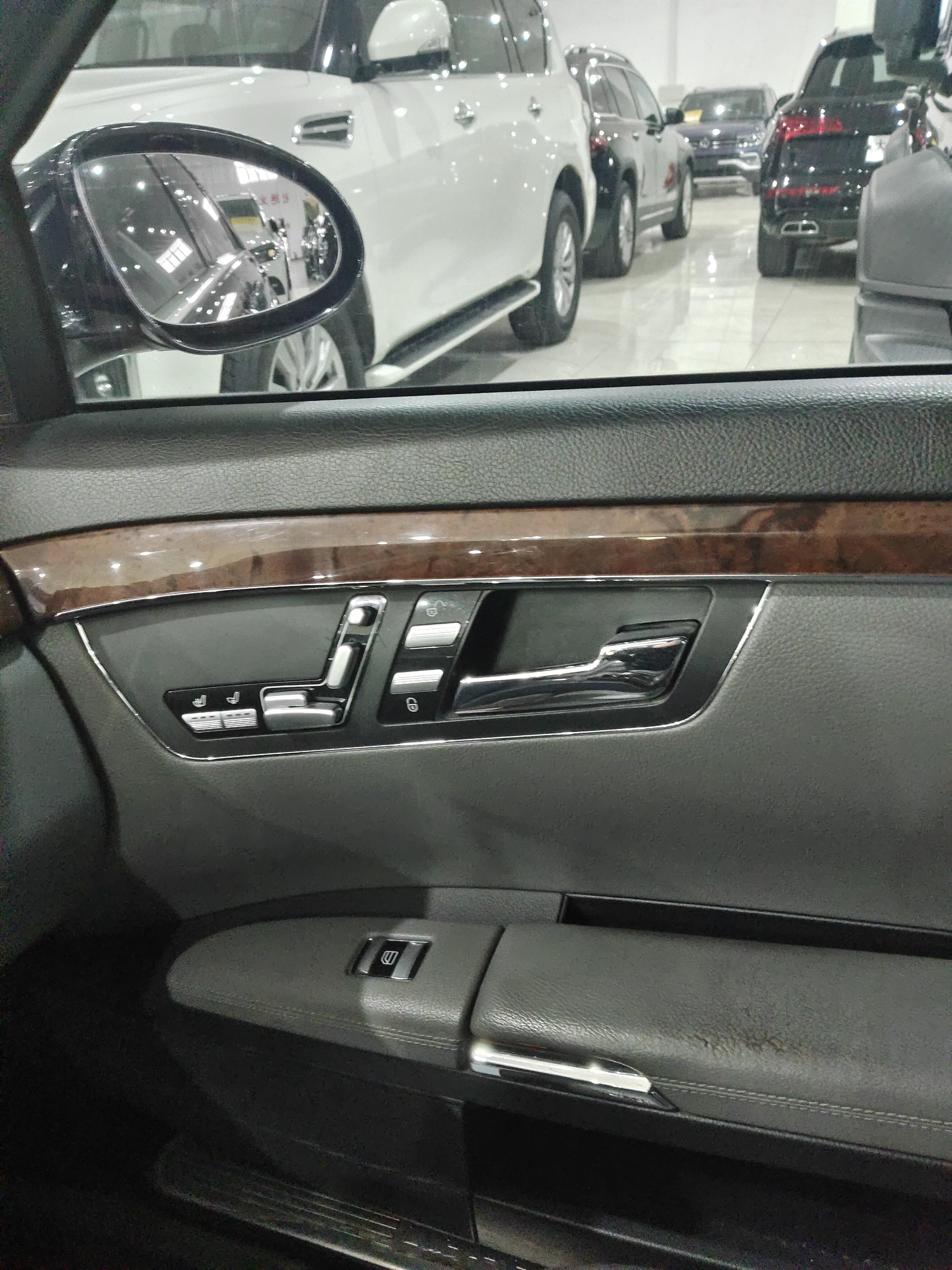 Mercedes-Benz S-Class 2009 thumb 6