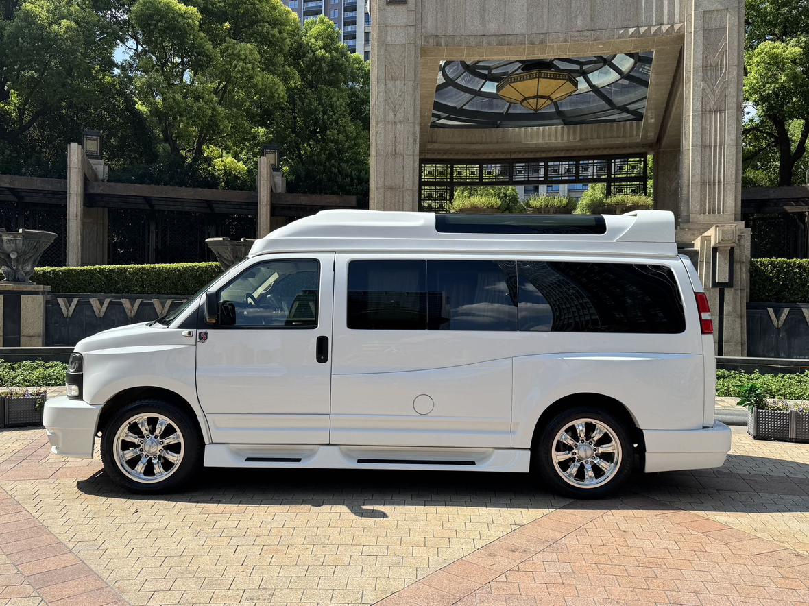 GMC Savana 2016 thumb 2