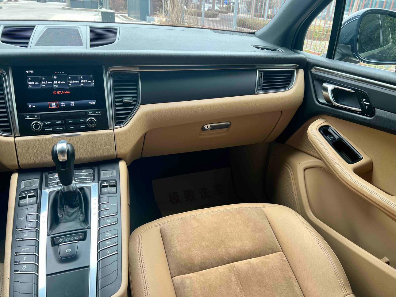 Porsche Macan 2016 thumb 8