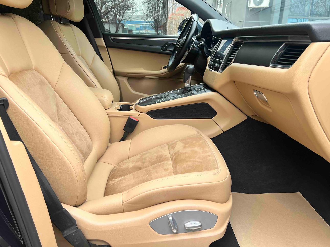 Porsche Macan 2016 thumb 9