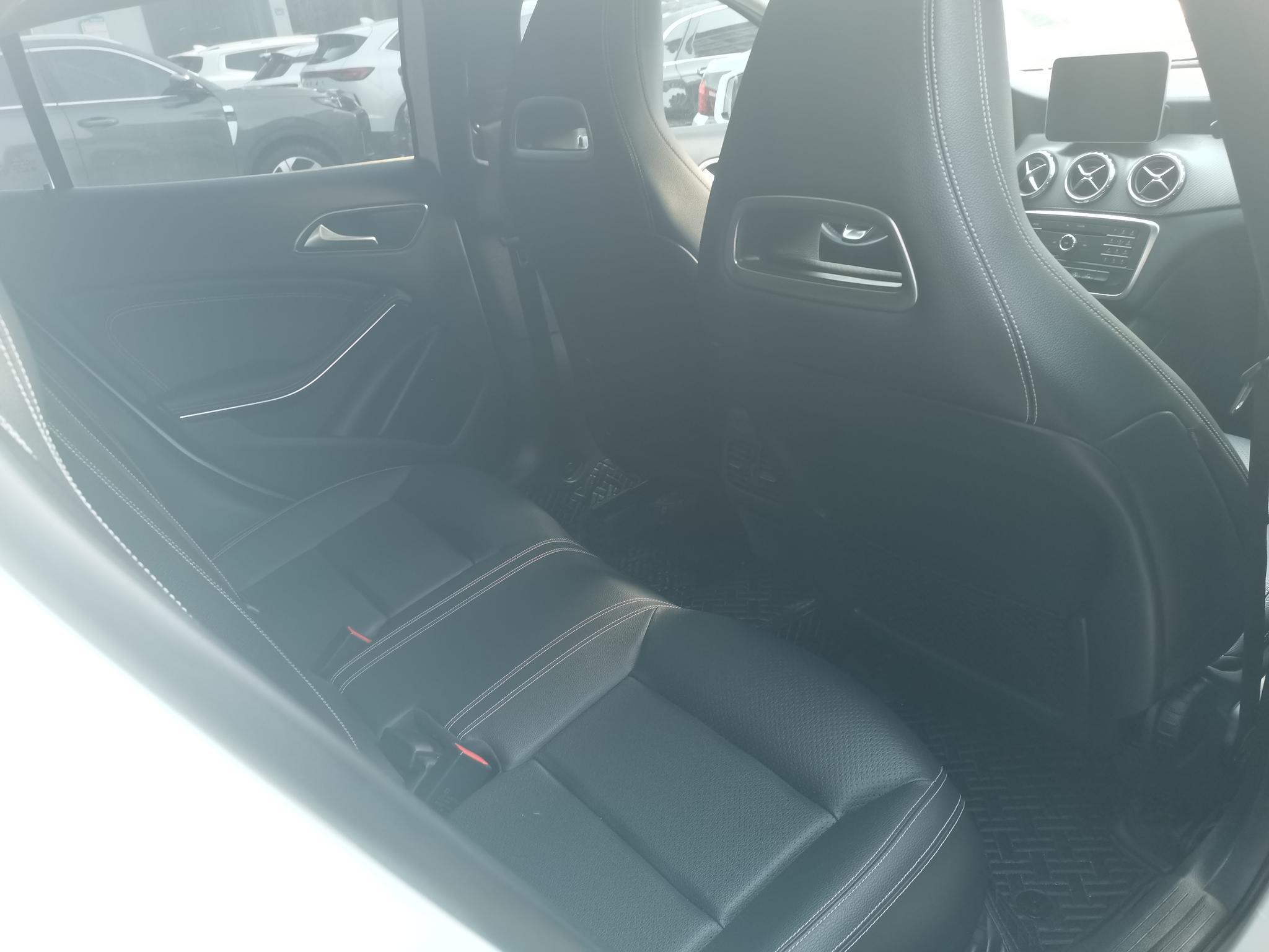 Mercedes-Benz GLA 2017 thumb 7