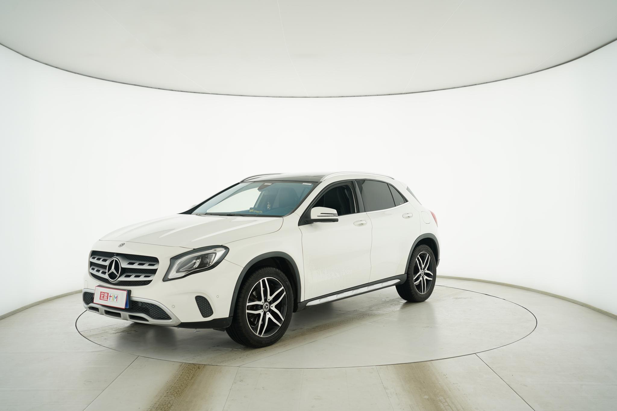 Mercedes-Benz GLA 2017 thumb 8
