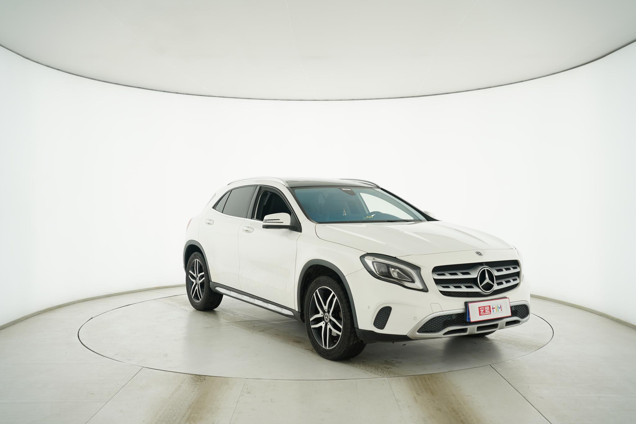 Mercedes-Benz GLA 2017 thumb 10