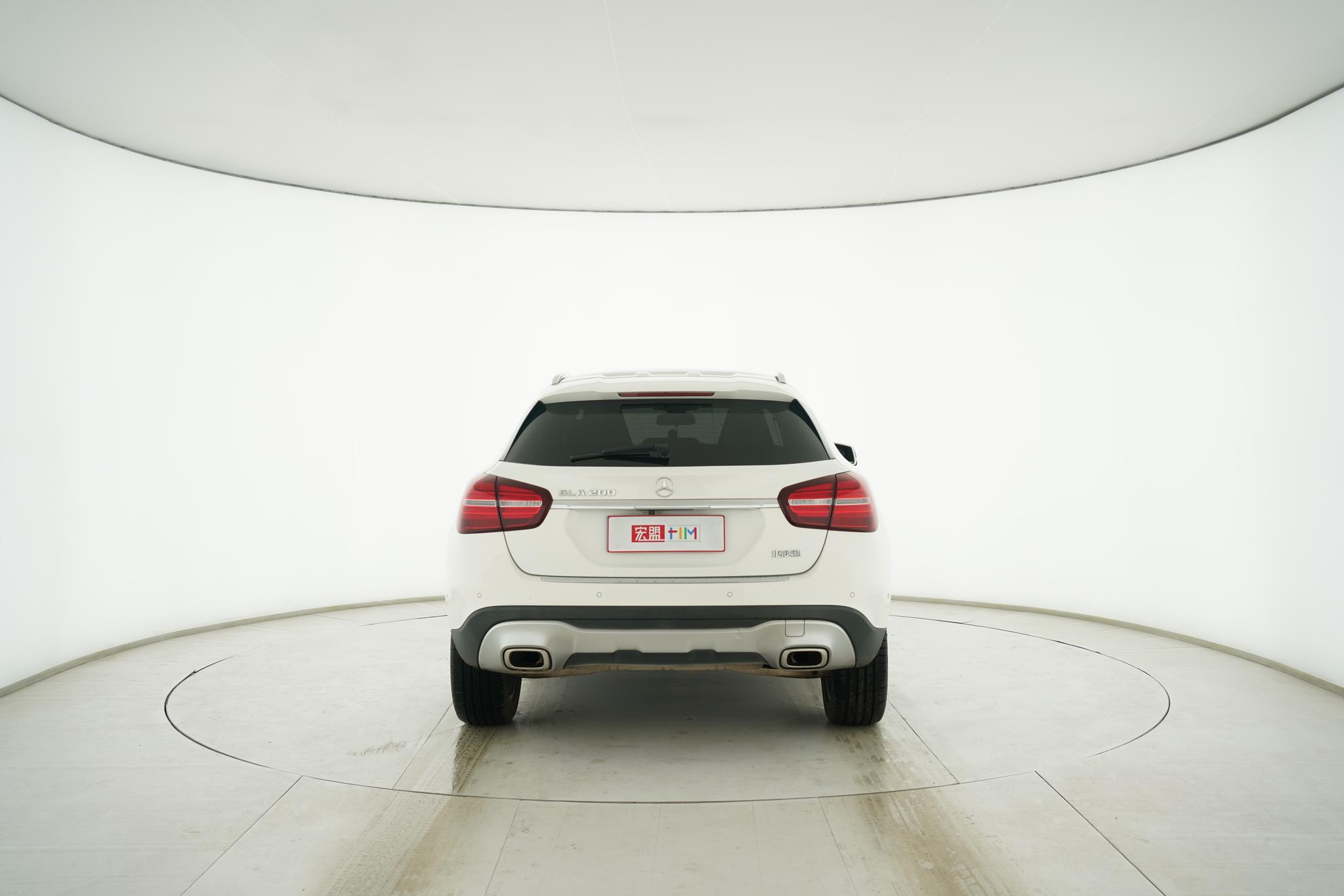 Mercedes-Benz GLA 2017 thumb 12