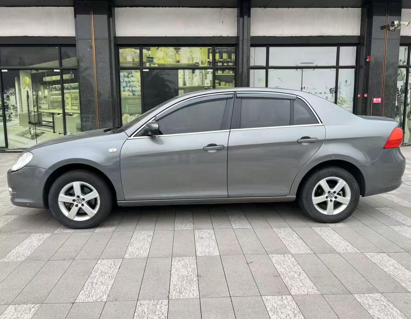 Volkswagen Bora 2012 thumb 2