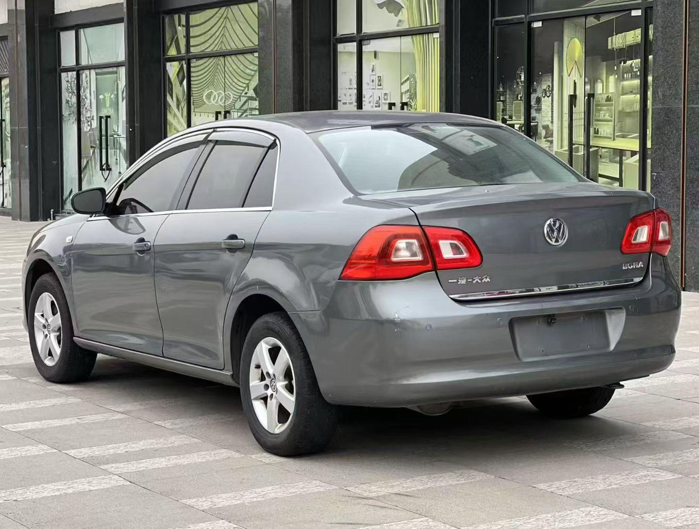 Volkswagen Bora 2012 thumb 3