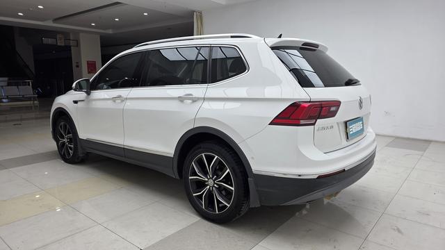 Volkswagen Tiguan 2020 thumb 2