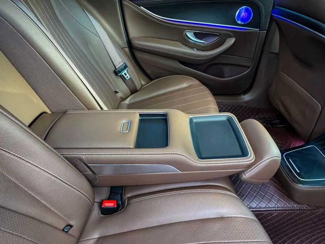 Mercedes-Benz E-Class 2022 thumb 2