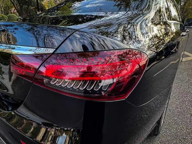 Mercedes-Benz E-Class 2022 thumb 6