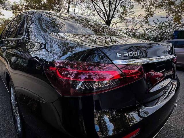 Mercedes-Benz E-Class 2022 thumb 9