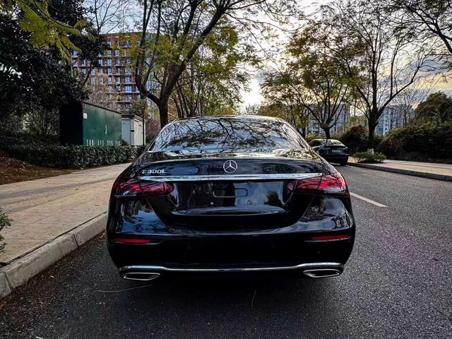 Mercedes-Benz E-Class 2022 thumb 10