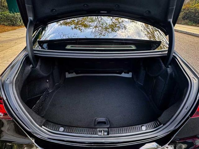 Mercedes-Benz E-Class 2022 thumb 11