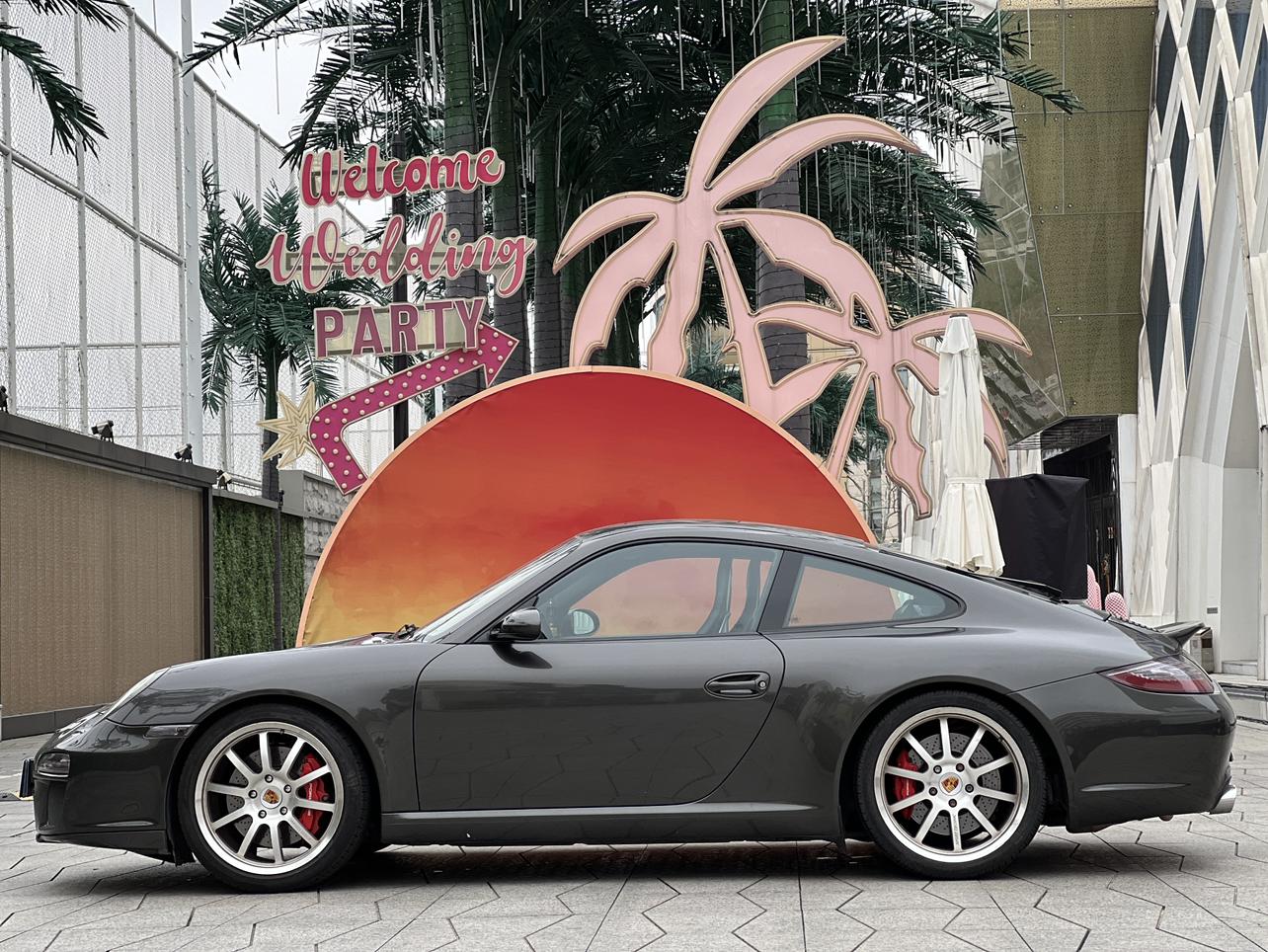 Porsche 911 2004 thumb 2