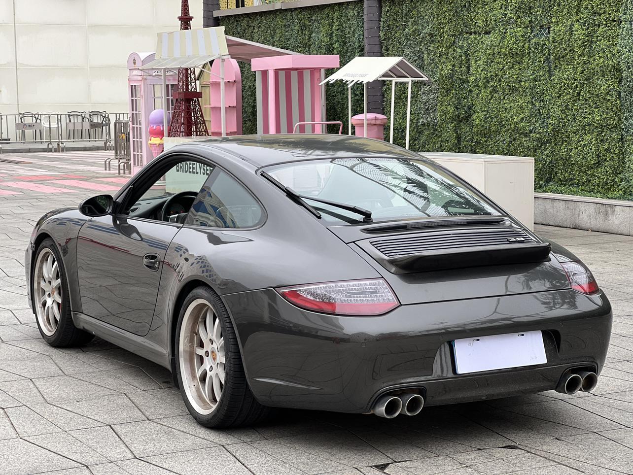 Porsche 911 2004 thumb 3
