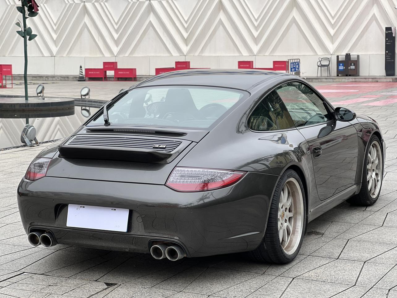 Porsche 911 2004 thumb 5