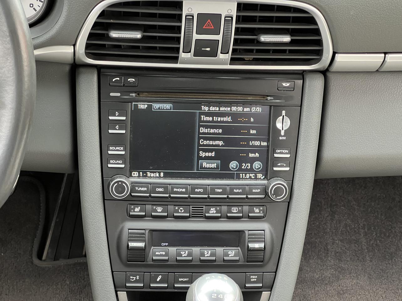 Porsche 911 2004 thumb 9