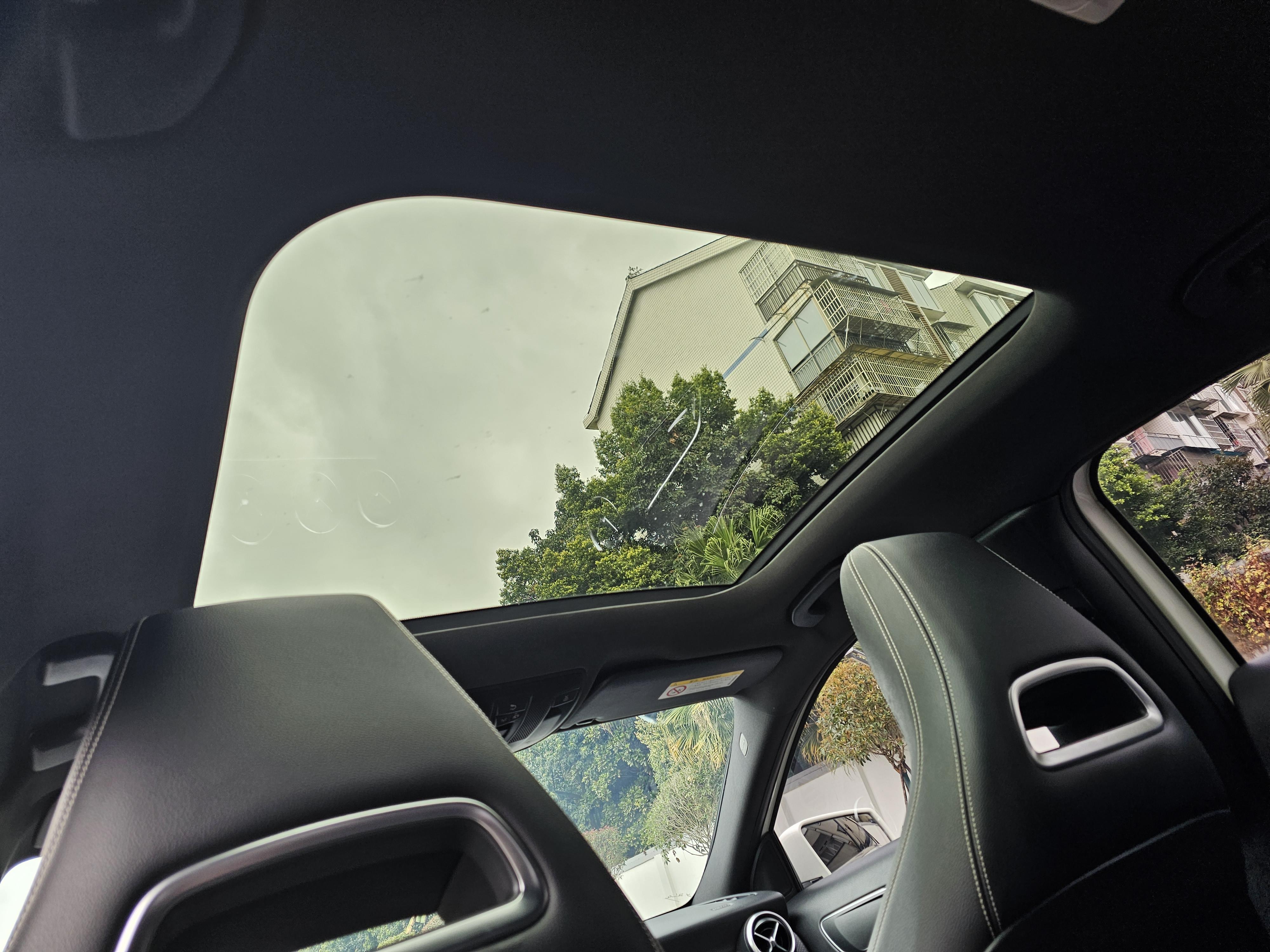 Mercedes-Benz A-Class 2018 thumb 4