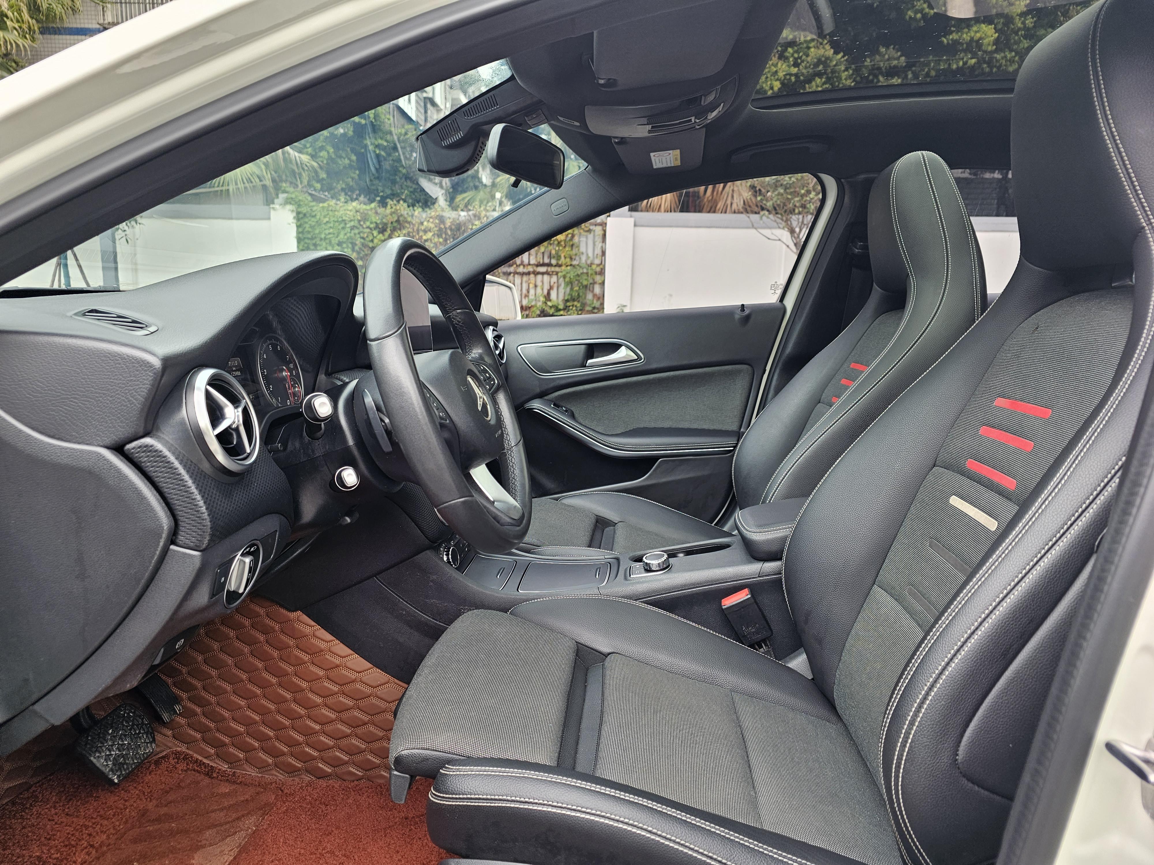 Mercedes-Benz A-Class 2018 thumb 6