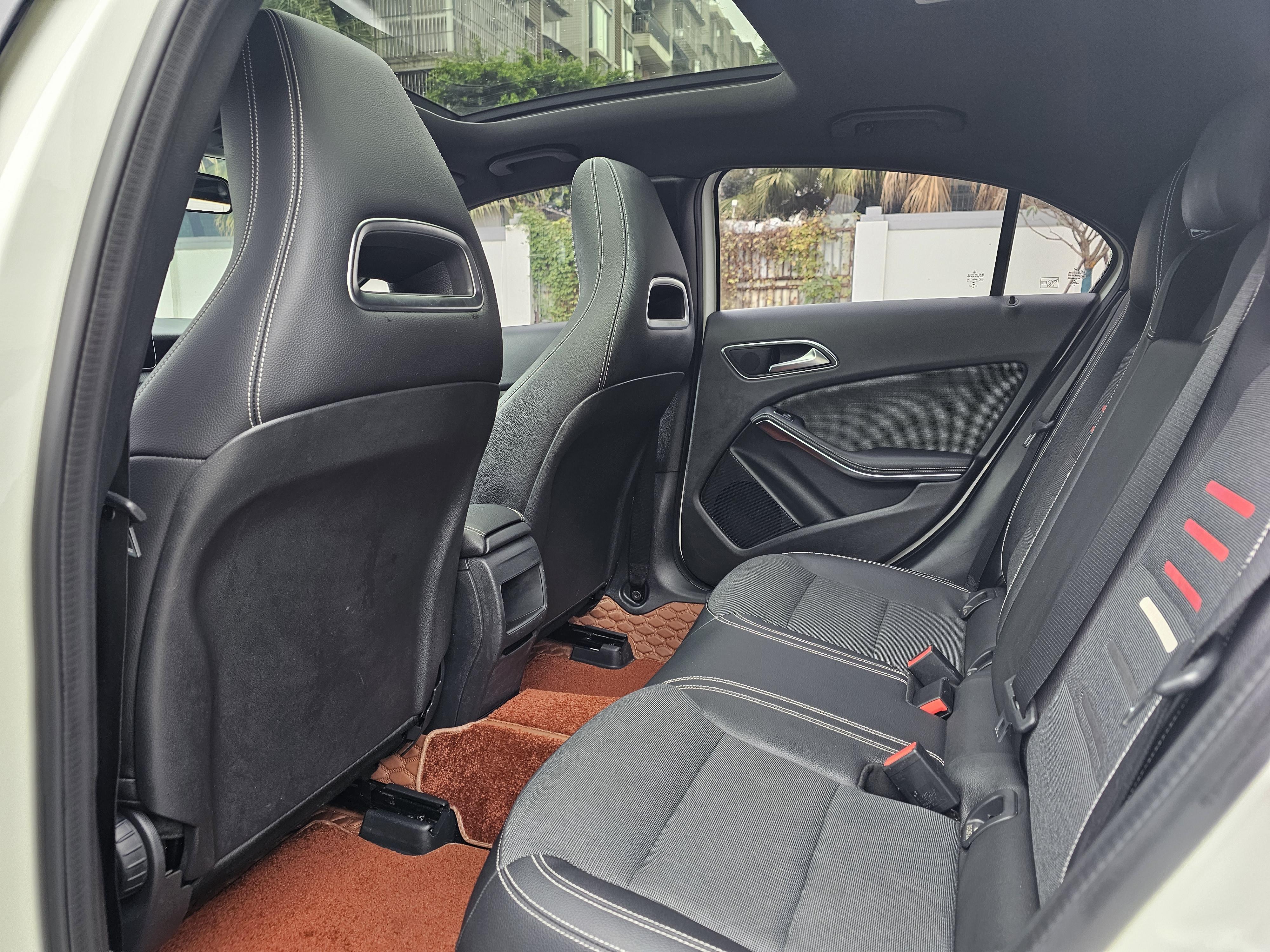 Mercedes-Benz A-Class 2018 thumb 7